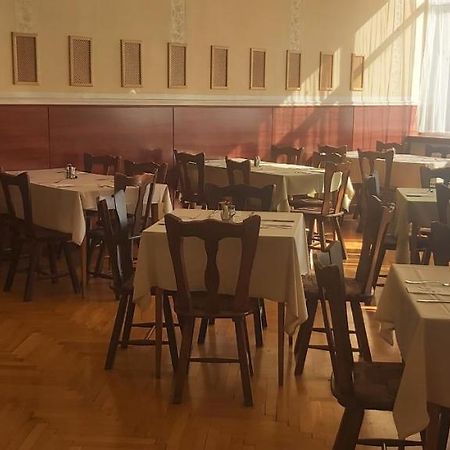 In Hotel Hajdúszoboszló Exteriör bild