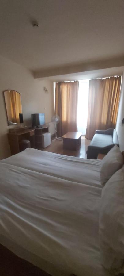 In Hotel Hajdúszoboszló Exteriör bild